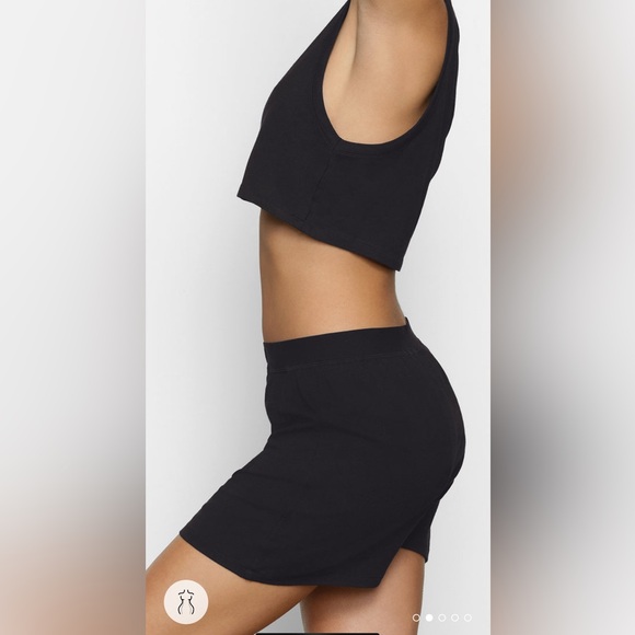 NWT Skims Boyfriend Loose Boxer. - Picture 2 of 5